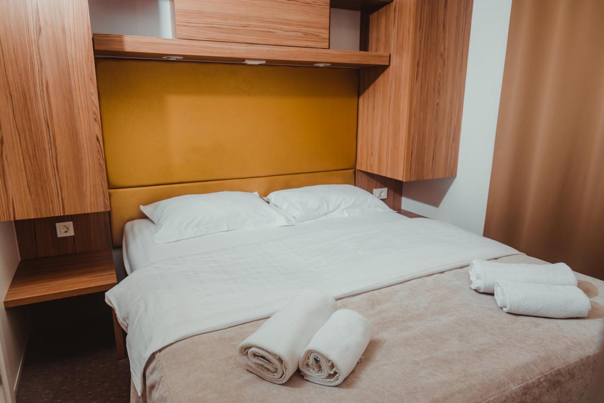 Poseidon Mobile Home Resort ماكارسكا المظهر الخارجي الصورة